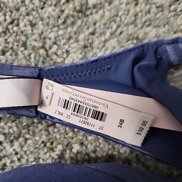 NWT Victoria's Secret Purple Tshirt Lightly Lined Demi 34B - Picture 3 of 9